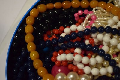 Lot 106 - Quantity of costume jewellery beads and necklaces