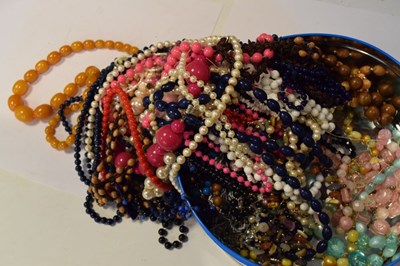 Lot 106 - Quantity of costume jewellery beads and necklaces