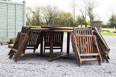 Lot 675 - Teak patio set