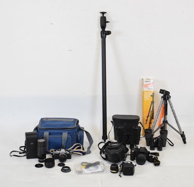 Lot 222 - Quantity of camera equipment