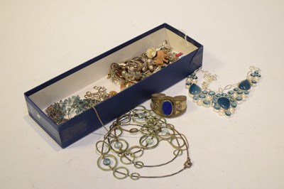 Lot 92 - Quantity of assorted costume and dress jewellery