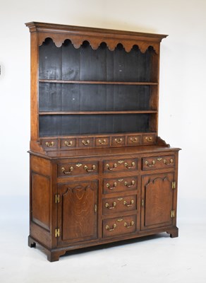 Lot 431 - Reproduction oak dresser