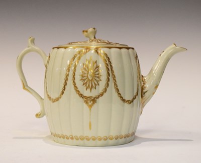 Lot 316 - Late 18th Century teapot with gilt decoration