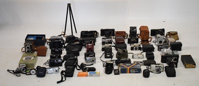 Lot 276 - Mixed quantity of cameras