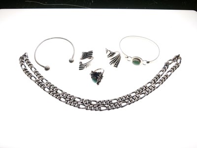 Lot 80 - Quantity of 20th Century silver and white metal jewellery