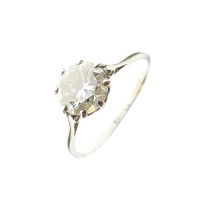 Lot 273 - Single-stone diamond ring