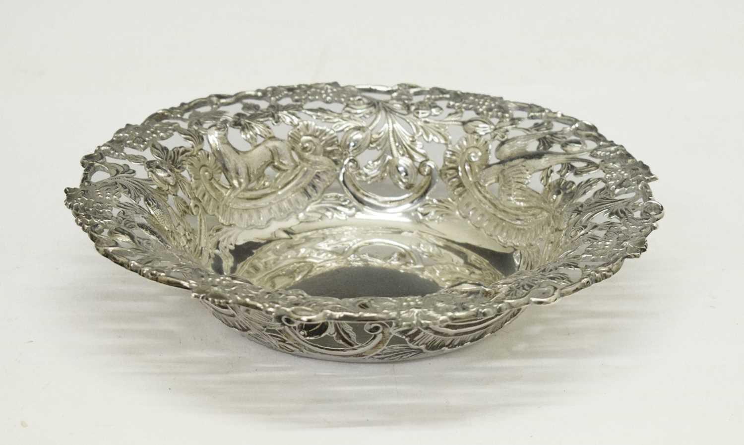 Lot 339 - George V silver fruit bowl