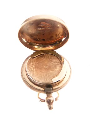 Lot 53 - 9ct gold sovereign case