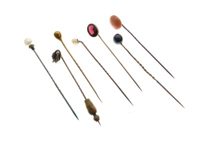 Lot 33 - Assorted stick pins