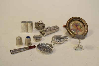 Lot 162 - Quantity of silver and white metal novelty items