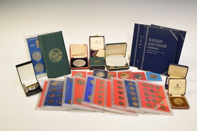 Lot 189 - Quantity of medallions and coinage to include Royal Mint year pack