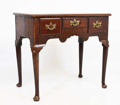 Lot 460 - 18th Century mahogany lowboy