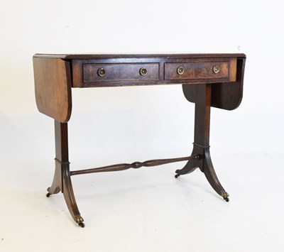 Lot 482 - Reproduction mahogany sofa table