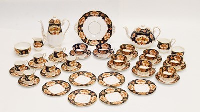 Lot 421 - Royal Albert 'Heirloom' pattern tablewares