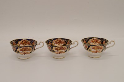 Lot 421 - Royal Albert 'Heirloom' pattern tablewares