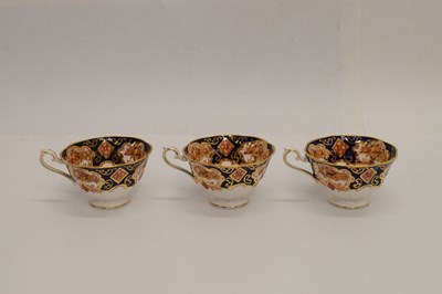 Lot 421 - Royal Albert 'Heirloom' pattern tablewares