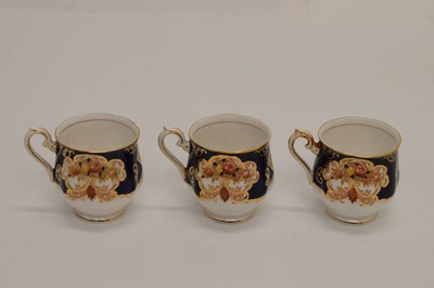 Lot 421 - Royal Albert 'Heirloom' pattern tablewares