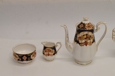 Lot 421 - Royal Albert 'Heirloom' pattern tablewares