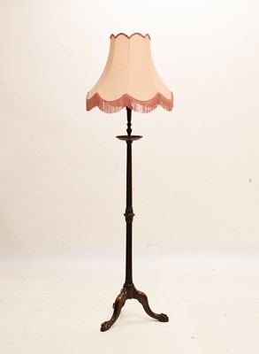 Lot 540 - Reproduction mahogany standard lamp