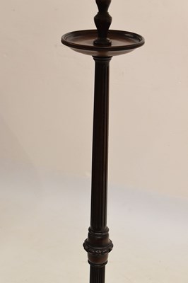 Lot 540 - Reproduction mahogany standard lamp