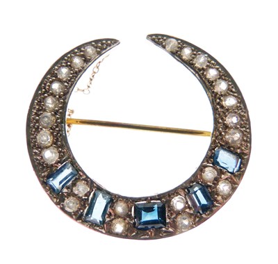 Lot 36 - Sapphire crescent brooch