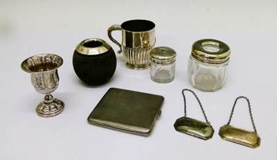 Lot 132 - Group of small silver items