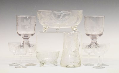 Lot 370 - Collection of engraved glass