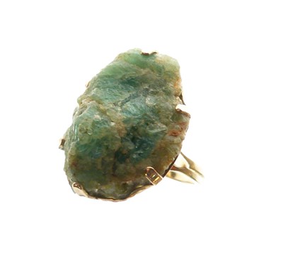 Lot 8 - Large raw emerald '18'K ring