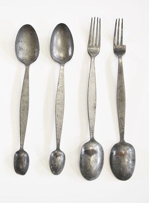 Lot 238 - Four pieces of double ended cutlery