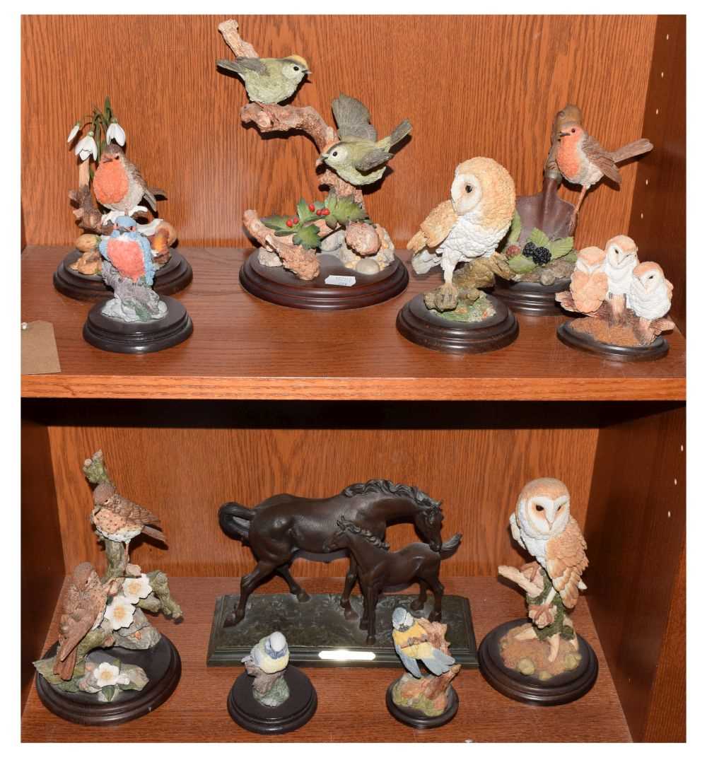 Lot 467 - Quantity of Country Artists resin bird ornaments etc