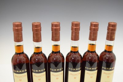 Lot 752 - Torres Moscatel Oro, Vino de Licor, Catalonia