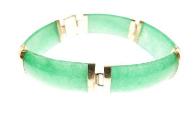 Lot 43 - Chinese yellow metal and dyed jade five-panel bracelet