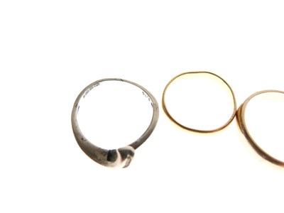 Lot 19 - Four various rings