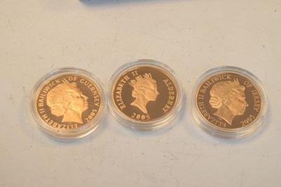 Lot 151 - End of World War II 60th Anniversary Channel Island gold five pound coins