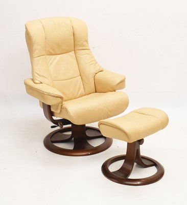 Lot 536 - Ekornes 'Stressless' cream leather chair and matching footstool