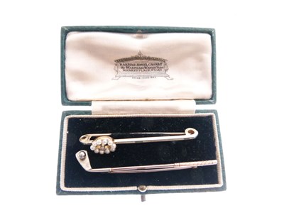 Lot 32 - Seed pearl and diamond bar brooch, stamped '15ct'