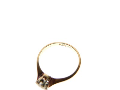 Lot 2 - 18ct and platinum diamond single stone ring