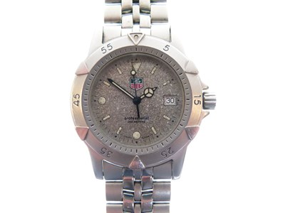 Lot 58 - Tag Heuer - Gentleman's Professional 200 metres quartz wristwatch