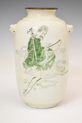 Lot 422 - 20th Century Chinese Republic vase