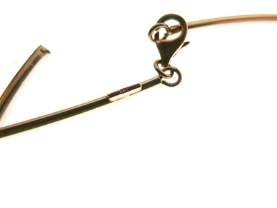 Lot 41 - 9ct three-colour gold collar (broken)