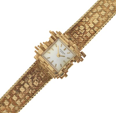 Lot 62 - Universal Genève - Lady's 1960s 9ct gold bracelet watch