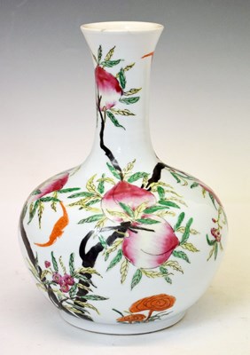 Lot 395 - Chinese bulbous vase