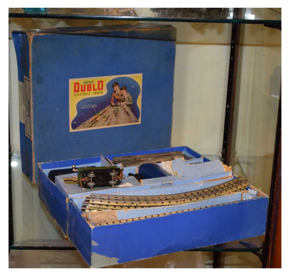 Lot 240 Hornby Dublo electric train set