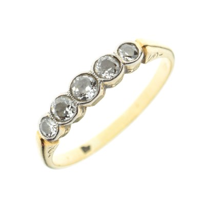 Lot 4 - Five stone diamond ring