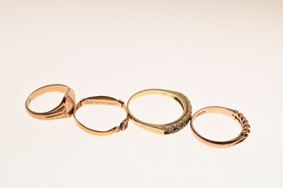 Lot 5 - Three 9ct gold rings