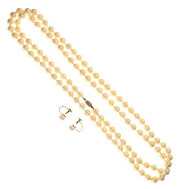 Lot 109 - String of 113 cultured pearls