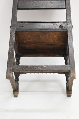 Lot 607 - 17th Century oak chair