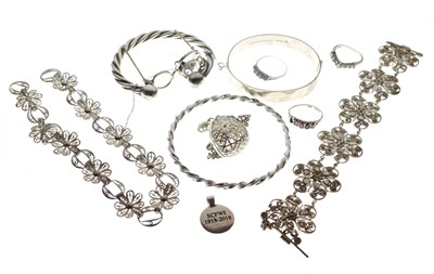 Lot 100 - Quantity of white metal jewellery
