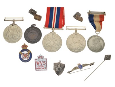 Lot 161 - Collection of gentleman's collectables