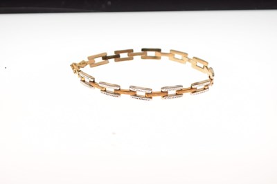 Lot 87 - Two-colour bar link bracelet